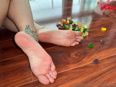 Naisfeetonly OnlyFans Leaked Free Thumbnail Picture - #ZgShtG3tX2