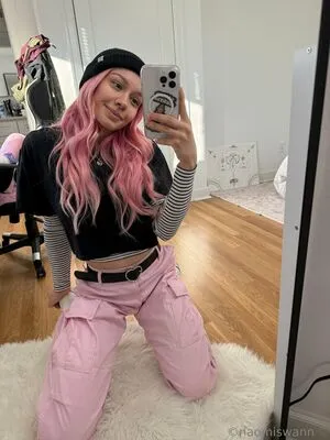 Naomiswann OnlyFans Leaked Free Thumbnail Picture - #LyrPuyPg48