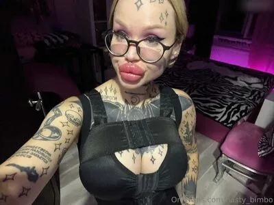 Nasty Bimbo OnlyFans Leaked Free Thumbnail Picture - #OFzgizeMCg
