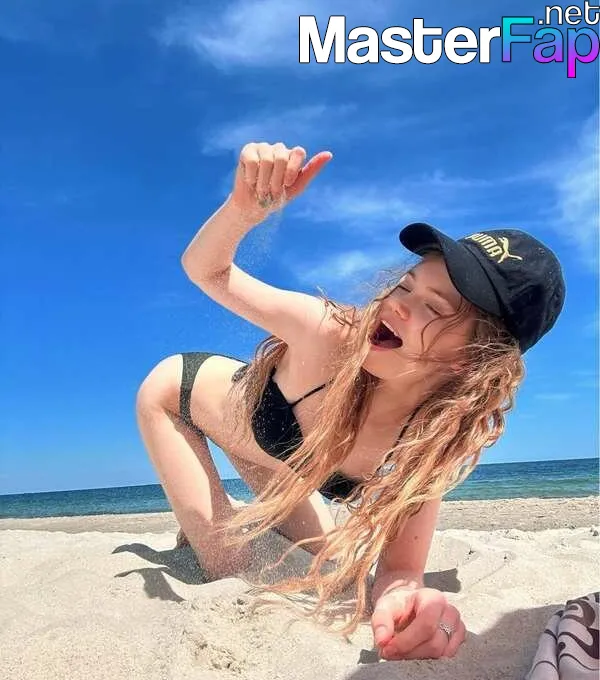 Nastya-Curly