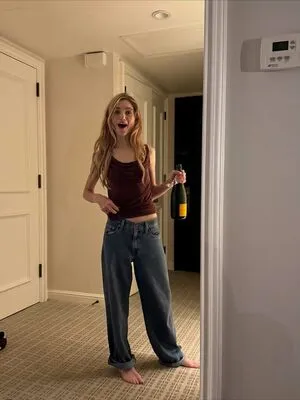 Natalia Dyer OnlyFans Leaked Free Thumbnail Picture - #9xH56mcMod