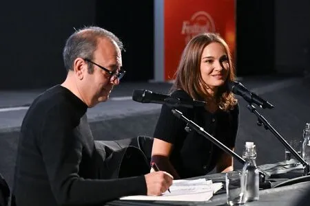 Natalie Portman OnlyFans Leaked Free Thumbnail Picture - #UCOZzbzcCN