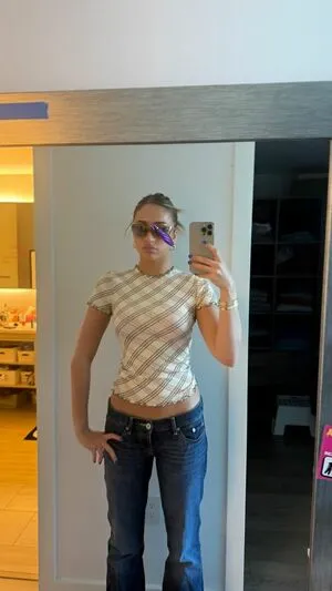 Natasha Leander Ann OnlyFans Leaked Free Thumbnail Picture - #oFeul7toyB