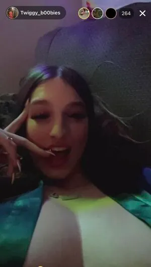 Natural Uniboobs OnlyFans Leaked Free Thumbnail Picture - #KH7UnyEVR2