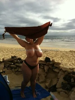 Naturalhugeboobs OnlyFans Leaked Free Thumbnail Picture - #2kj1XeyUxI