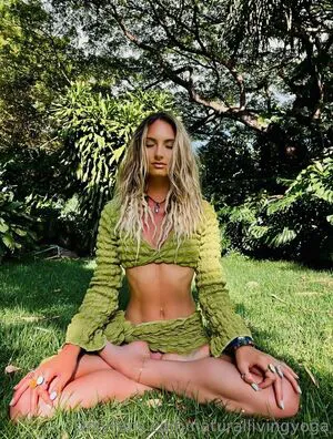 Naturallivingyoga OnlyFans Leaked Free Thumbnail Picture - #GlNwiVGApE