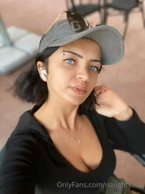 Naughty Lola OnlyFans Leaked Free Thumbnail Picture - #LuJMwFIRIr