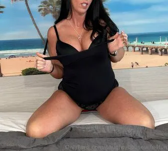 Naughtyhousewife4fun OnlyFans Leaked Free Thumbnail Picture - #buwNzmIyQh