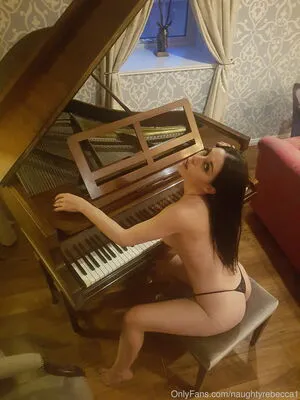 Naughtyrebecca1 OnlyFans Leaked Free Thumbnail Picture - #Z5n6yJBvcA