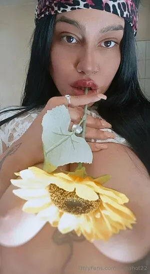 Nenahot22 OnlyFans Leaked Free Thumbnail Picture - #LCLS2CBMed