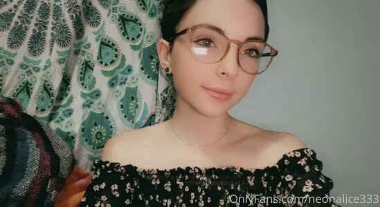 Neonalice333 OnlyFans Leaked Free Thumbnail Picture - #2irEplYtEX