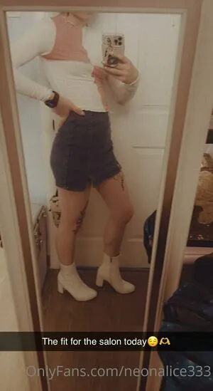 Neonalice333 OnlyFans Leaked Free Thumbnail Picture - #5Yj2OmRien