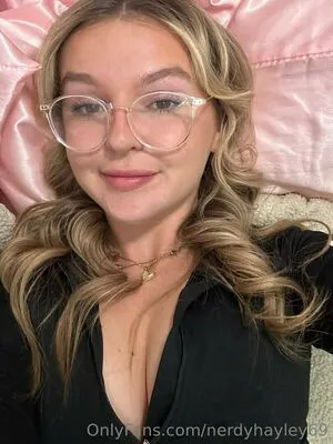 Nerdyhayley69 OnlyFans Leaked Free Thumbnail Picture - #5EzjwspM7u