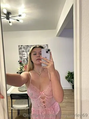 Nerdyhayley69 OnlyFans Leaked Free Thumbnail Picture - #AmQbbxvu87