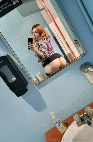 Nerdylively OnlyFans Leaked Free Thumbnail Picture - #8WcdHp4ces