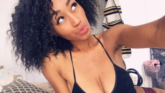 Nia Simone OnlyFans Leaked Free Thumbnail Picture - #GQ4s91mmGX