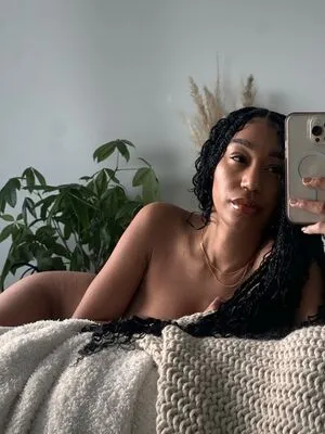Nia Simone OnlyFans Leaked Free Thumbnail Picture - #Gjg6cfpv2t