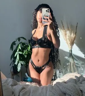 Nia Simone OnlyFans Leaked Free Thumbnail Picture - #GrF3kXXqL1