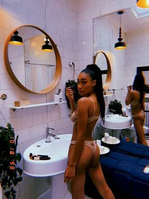 Nia Simone OnlyFans Leaked Free Thumbnail Picture - #vPQluGj8Az
