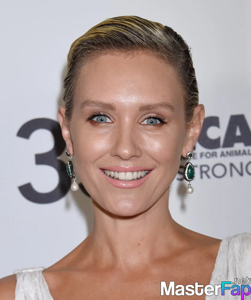 nicky-whelan