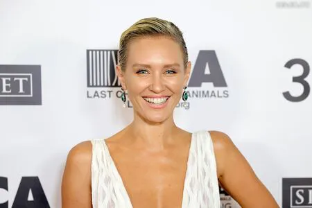 Nicky Whelan OnlyFans Leaked Free Thumbnail Picture - #g5b424VIvg