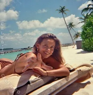 Nicola Cavanis OnlyFans Leaked Free Thumbnail Picture - #LwBStFqrsj