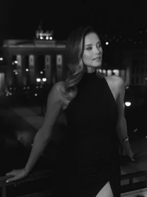 Nicola Cavanis OnlyFans Leaked Free Thumbnail Picture - #aPPn4HnTrj