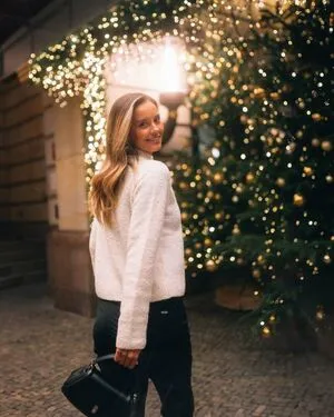 Nicola Cavanis OnlyFans Leaked Free Thumbnail Picture - #vnl4ZmVOe3