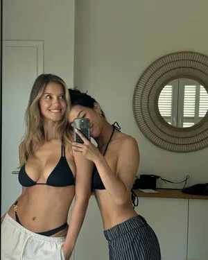 Nicola Cavanis OnlyFans Leaked Free Thumbnail Picture - #x7qjEtvES8