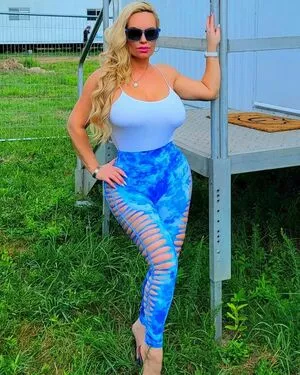 Nicole Coco Austin OnlyFans Leaked Free Thumbnail Picture - #V9vIa1bc99