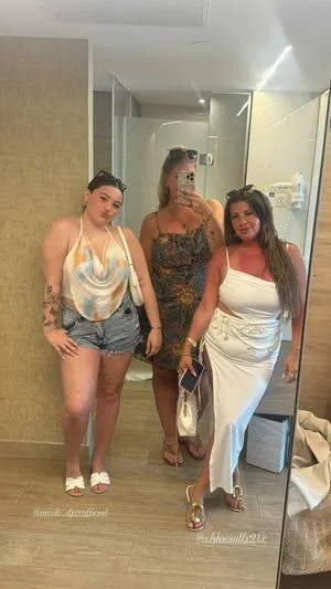 Nicole Dyer OnlyFans Leaked Free Thumbnail Picture - #Ly9kZwNkN3