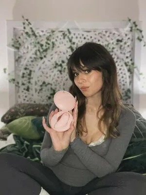 Nicole Maines OnlyFans Leaked Free Thumbnail Picture - #qfHEcp74f4