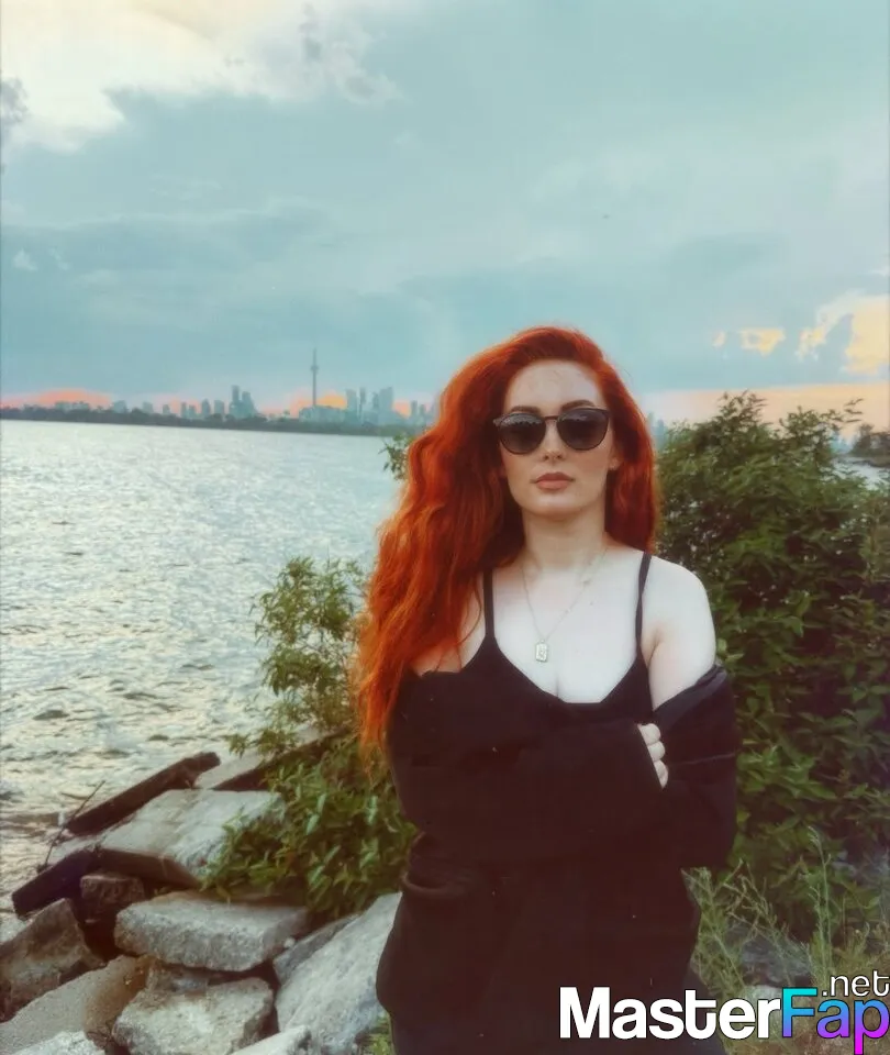 Nicole Simone Image
