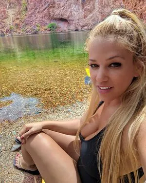 Nicolle A OnlyFans Leaked Free Thumbnail Picture - #NEZTVvJFJq