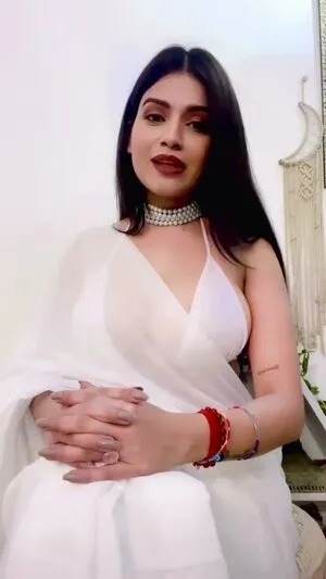 Nidhi Chaudhary OnlyFans Leaked Free Thumbnail Picture - #LMYuluiLYU
