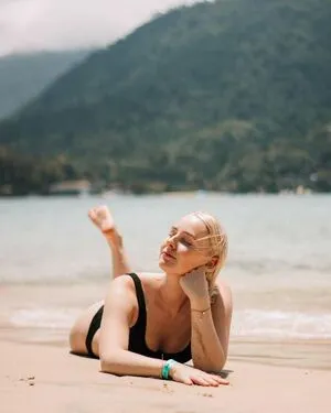 Nienke Helthuis OnlyFans Leaked Free Thumbnail Picture - #4DksUVhYir