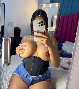 Nikave Vee OnlyFans Leaked Free Thumbnail Picture - #2A8uENC5WW