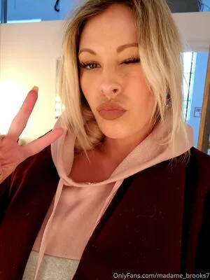 Nikki Brooks OnlyFans Leaked Free Thumbnail Picture - #hlBaekSBLU