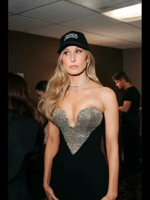 Nikki Glaser OnlyFans Leaked Free Thumbnail Picture - #9d1dDCySVW