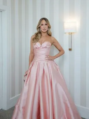 Nikki Glaser OnlyFans Leaked Free Thumbnail Picture - #ENA8paFfnN