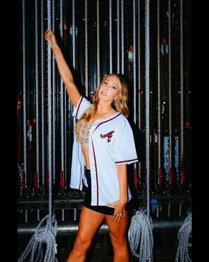 Nikki Glaser OnlyFans Leaked Free Thumbnail Picture - #JyR3ffZUVE