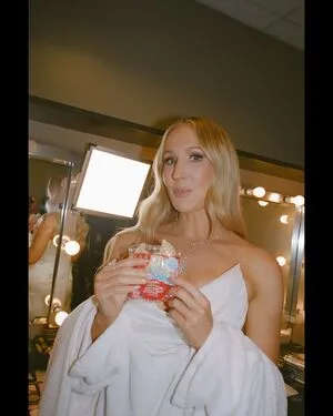 Nikki Glaser OnlyFans Leaked Free Thumbnail Picture - #LrDWcO7xyP