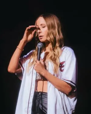 Nikki Glaser OnlyFans Leaked Free Thumbnail Picture - #P1isfpvrnj