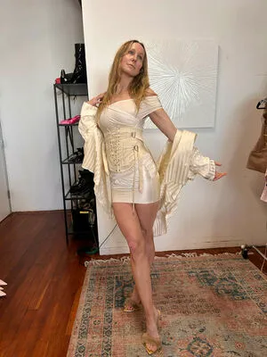 Nikki Glaser OnlyFans Leaked Free Thumbnail Picture - #RiFK37iO61