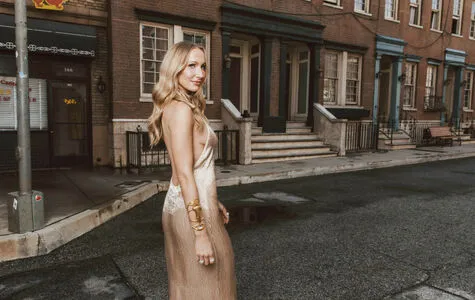 Nikki Glaser OnlyFans Leaked Free Thumbnail Picture - #Se3Q0hrnu7