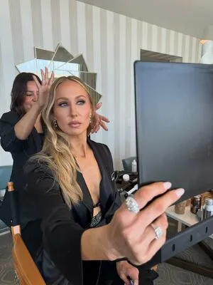 Nikki Glaser OnlyFans Leaked Free Thumbnail Picture - #cl1M7iqWrb