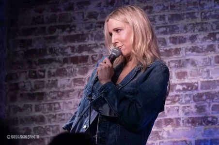 Nikki Glaser OnlyFans Leaked Free Thumbnail Picture - #dMw70Bre5B