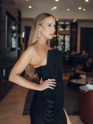 Nikki Glaser OnlyFans Leaked Free Thumbnail Picture - #ioWPu6OrgT