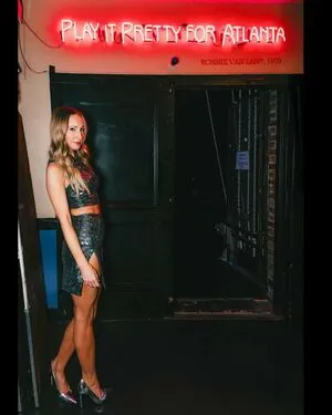 Nikki Glaser OnlyFans Leaked Free Thumbnail Picture - #m4QqGuqa2z