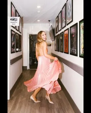 Nikki Glaser OnlyFans Leaked Free Thumbnail Picture - #sLFtgmWY8V